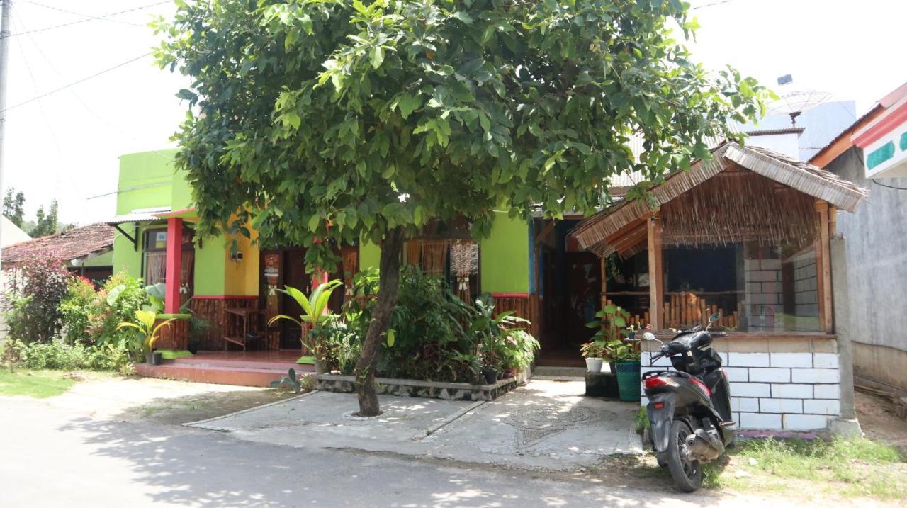 Owl Hostel Karimunjawa Exteriör bild