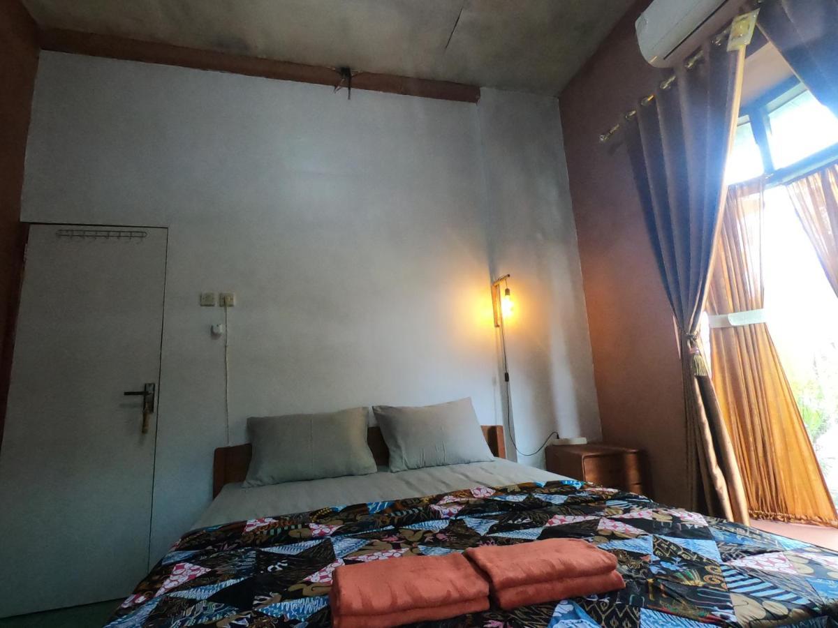 Owl Hostel Karimunjawa Exteriör bild